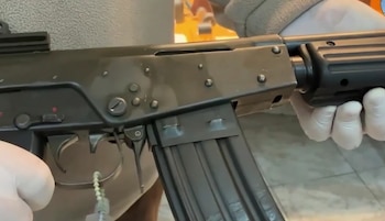 El Ejército Argentino impulsó el FARA 83 a fines de los años 70 para adoptar un fusil de menor calibre en línea con el cambio global de armamento (Captura de video)