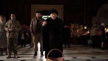 Sin tregua, fieles Ortodoxos celebran