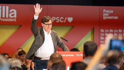 El PSC obtendría la victoria con un 33,2% de los votos frente a Junts y ERC que empatan con un 18%, según el CIS