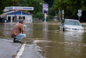 Lluvias torrenciales y tornados devastan comunidades del centro-sur de Estados Unidos, dejando siete muertos y miles sin electricidad. (Pat McDonogh/USA TODAY NETWORK via REUTERS/ARCHIVO)