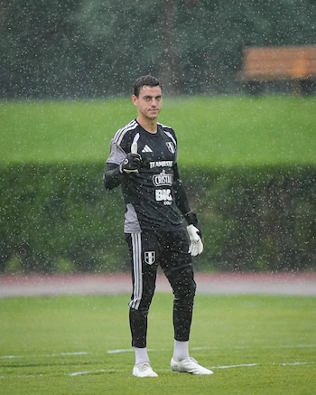 Alejandro Duarte en un entrenamiento con la selección peruana en junio del 2026. - créditos: FPF