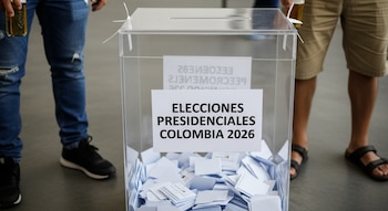 Dos jurados de votación fueron retirados en Antioquia por presentarse en estado de embriaguez durante la jornada electoral presidencial de 2026 - crédito Visuales IA