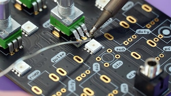 Placa base con soldaduras de