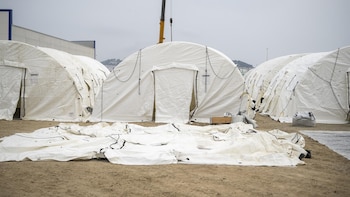 La Audiencia Nacional rechaza suspender la instalación de un campamento para inmigrantes en el Puerto de Ceuta