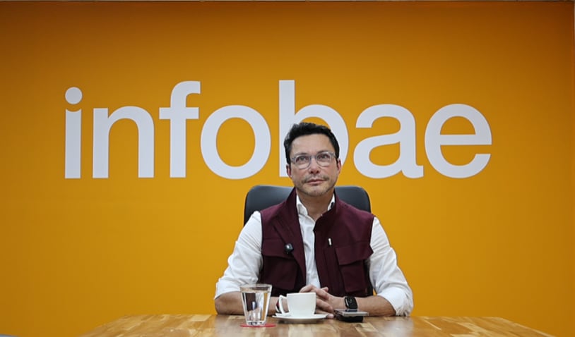 Carlos Caicedo, candidato presidencial en Colombia, atribuyó a un entramado de intereses políticos su extenso recorrido judicial, compuesto por más de setecientas denuncias y una privación de la libertad de cinco años, por casos de presunta irregularidad en la suscripción de contratos mientras estuvo al frente de la Gobernación del Magdalena - crédito Infobae Colombia