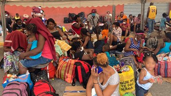 Cientos de migrantes haitianos que