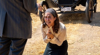 Catalina, obligada a abandonar el