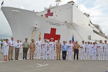 USNS Comfort en Cartagena, Colombia