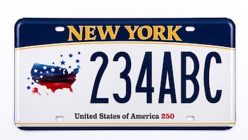 Placa de matrícula de Nueva York con diseño del mapa de Estados Unidos - VisualesIA ScribNews