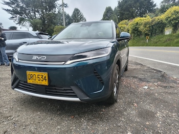 La BYD Yuan Up DM-i combina motor eléctrico, batería y un motor a gasolina de 1,5 litros para ofrecer una hibridación inteligente.