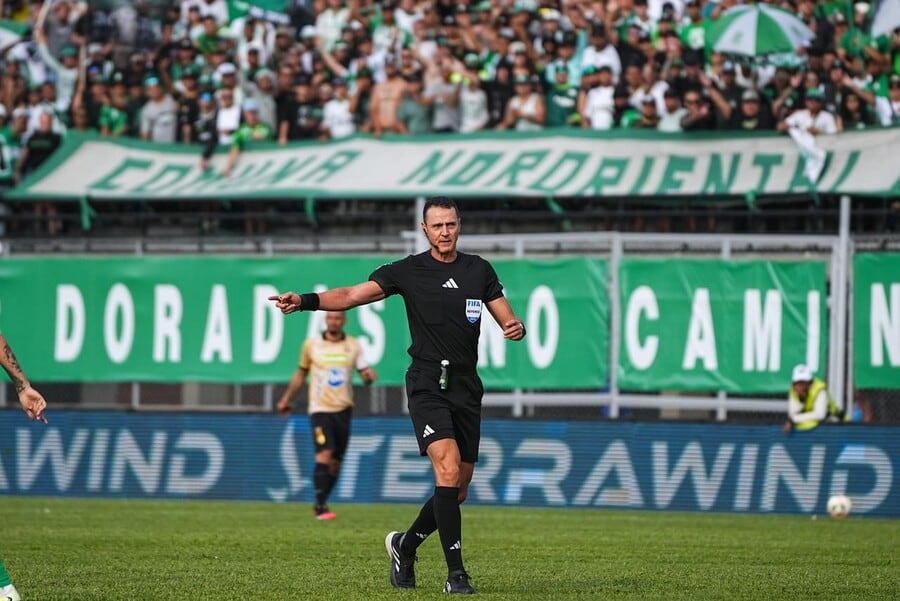 El árbitro antioqueño Wilmar Roldán-crédito David Jaramillo/Colprensa