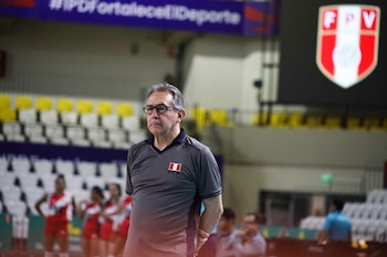 Antonio Rizola es el actual seleccionador de Perú.