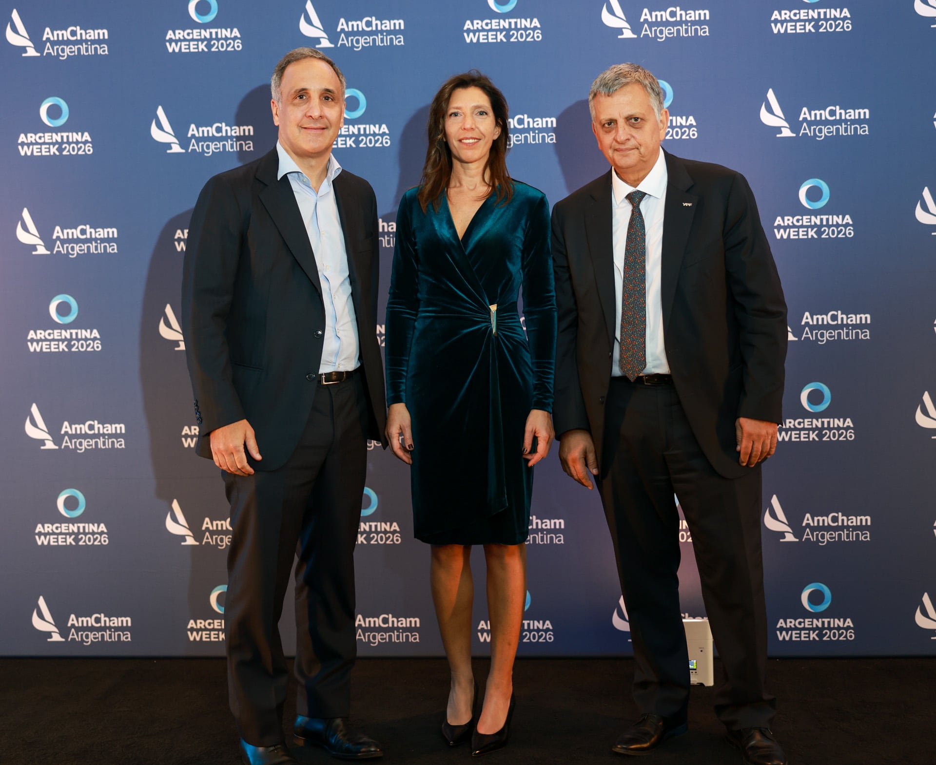 Marcos Bulgheroni, CEO de Pan American Energy Group; Mariana Schoua, presidente de AmCham Argentina, y Horacio Marín, Presidente y CEO de YPF, en Argentina Week