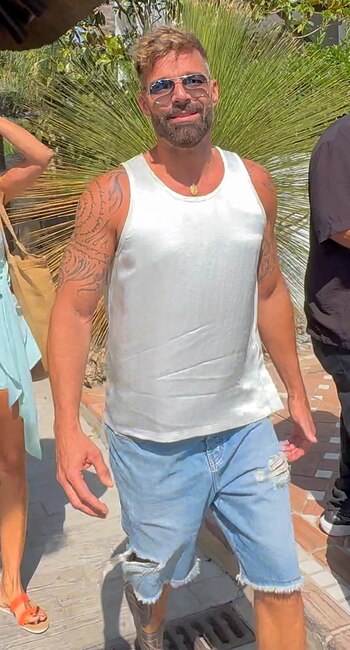 Ricky Martin reapareció públicamente luego