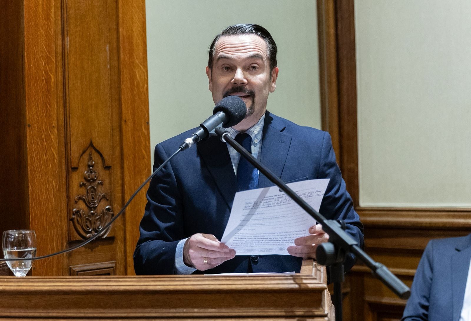El embajador de Francia en Argentina, durante su discurso.