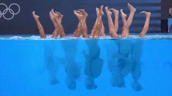 Un equipo de natación artística