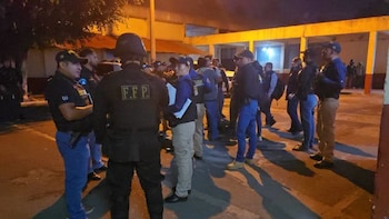El Ministerio Público de Guatemala revisa 200 celulares en el Instituto Vocacional Fischmann y lleva a seis alumnos ante un juzgado