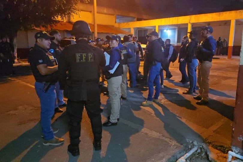 El Ministerio Público de Guatemala revisa 200 celulares en el Instituto Vocacional Fischmann y lleva a seis alumnos ante un juzgado