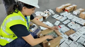 Sunat incauta celulares de alta gama importados ilegalmente por más de S/700 mil: investigan modalidad de “paquetería fantasma”