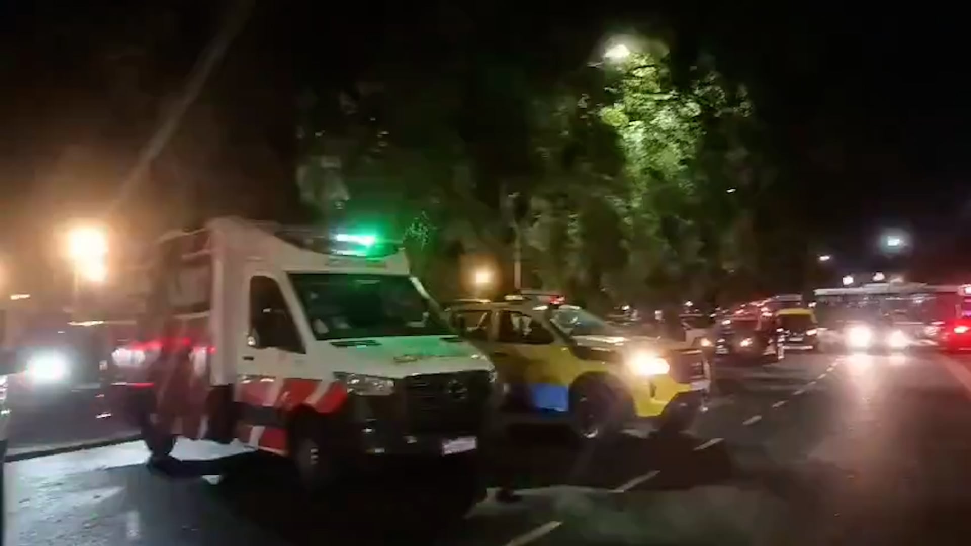 El despliegue de socorristas y bomberos permitió evacuar rápidamente a unas 700 personas tras el accidente en el boliche