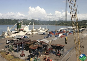 Las demoras actuales en Puerto Caldera afectan el comercio exterior, con barcos que esperan varios días para atracar debido a la saturación y falta de modernización. Crédito: My Costa Rica