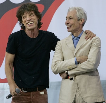 Mick Jagger destacó cómo su enfoque actual contrasta con la mentalidad abierta que caracterizó a Charlie Watts durante su paso por la banda (REUTERS/Gary Hershorn)