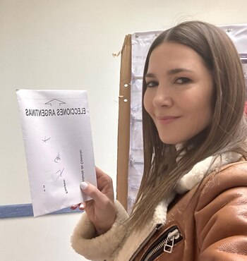 Cristina Pérez emitió su voto