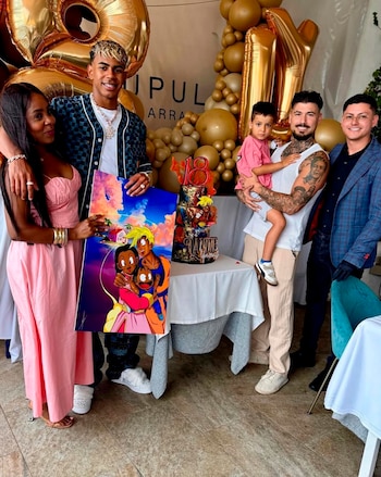 Yamal celebró junto a su