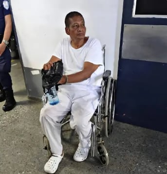 Previamente al traslado del apóstol Santiago a unas bartolinas en San Miguel, fue visto en el Hospital Nacional San Juan de Dios donde se le realizó un chequeo médico./ La Tribuna