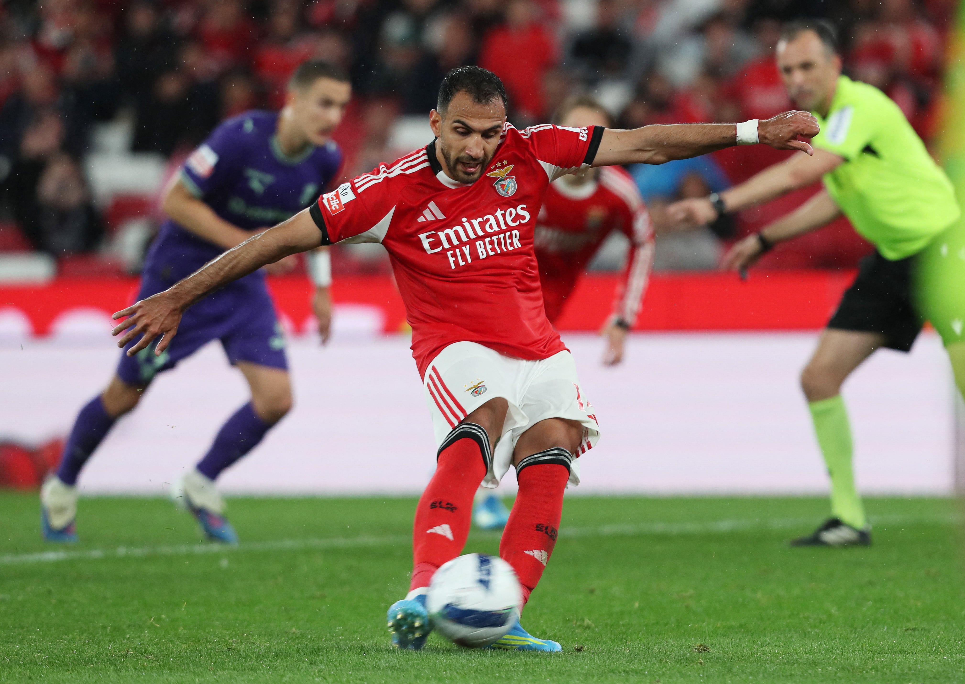 Pavlidis es la competencia de Jhon Jáder Durán por la titularidad en el Benfica, y es el goleador del equipo - crédito Pedro Rocha/Reuters