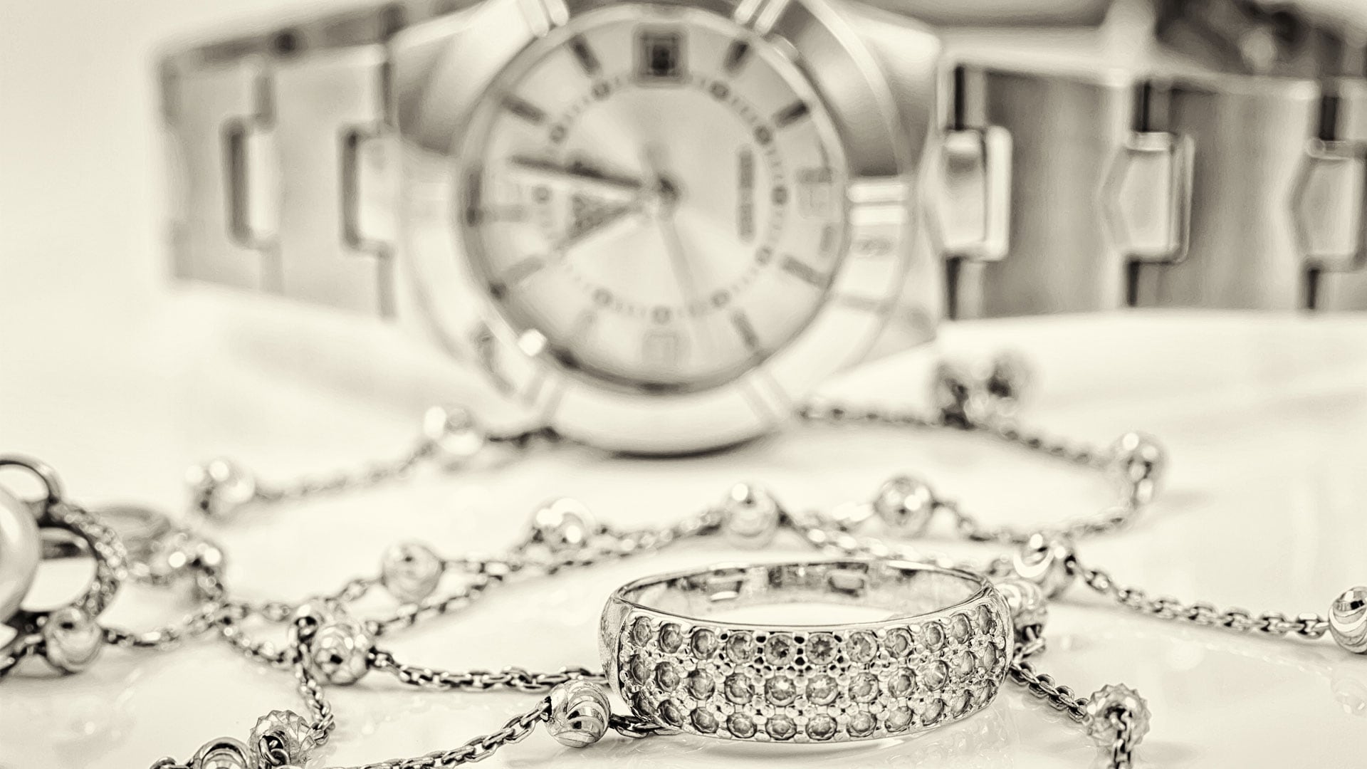Al allanar la casa de la tarotista encontraron las joyas, que la damnificada reconoció como propias (Foto/iStock)