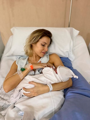 La flamante mamá, Ana Laura