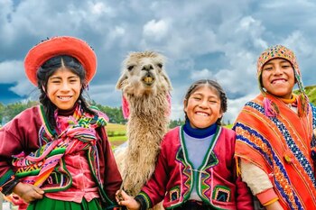 Perú mantiene una perspectiva de crecimiento turístico y podría alcanzar USD 25.800 millones en ingresos este año, según Guevara.
