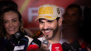 Las últimas encuestas legales para las elecciones de Colombia dan siete puntos de ventaja a De la Espriella