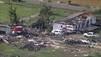 Al menos tres docenas de