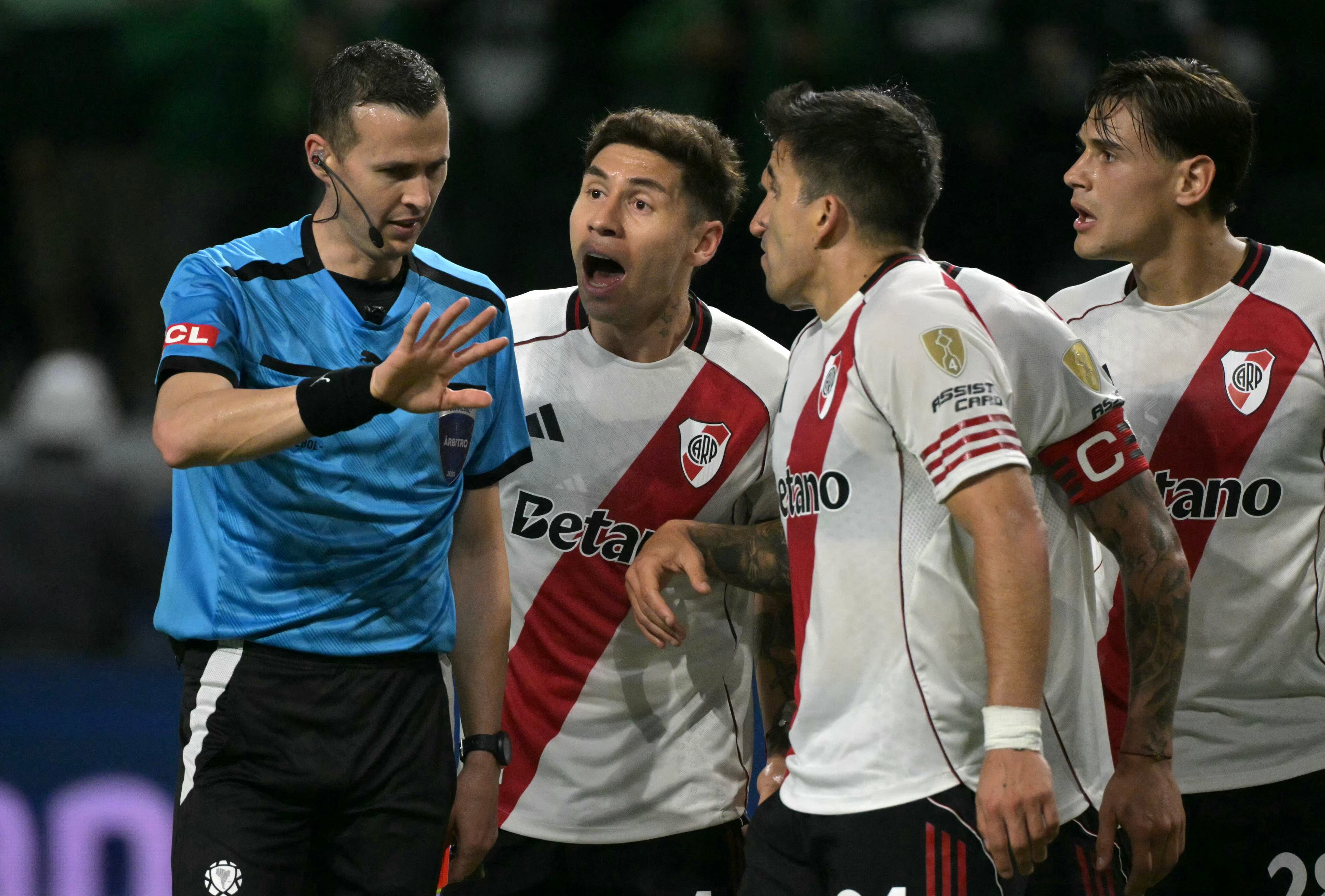 Montiel podría perderse el Superclásico (Photo by NELSON ALMEIDA / AFP)