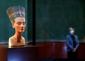 Autoridades alemanas argumentan que el busto de Nefertiti es demasiado frágil para su transporte, pese a las mejoras museísticas en Egipto