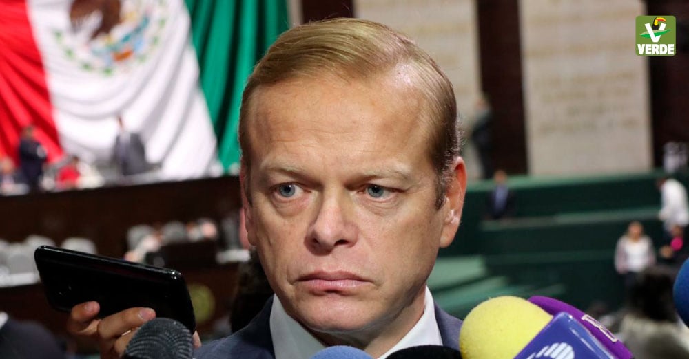 Arturo Escobar ha respaldado el ‘Plan B’ junto con la mayoría del PVEM en el Senado.