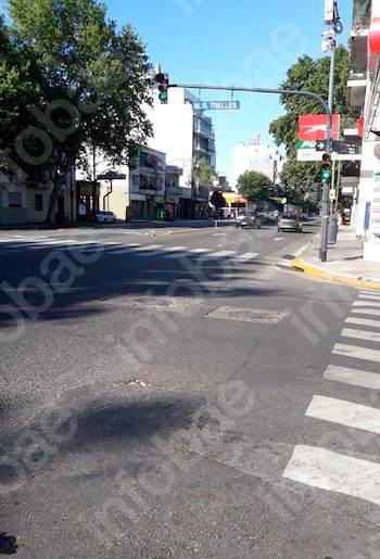 Iba en bicicleta, cayó por una rotura en el asfalto y la Justicia ordenó indemnizarla