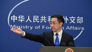 China acusa a EEUU de "recrudecer las tensiones" con Irán y garantiza que protegerá sus intereses