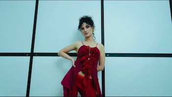 Kaia Lana afirmó que “Crónica de un desamor anunciado” nació de una experiencia emocional que la llevó a replantear decisiones personales y profesionales. (Instagram/@kaialana)