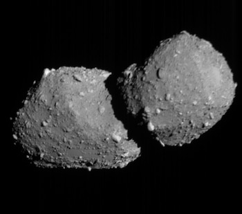 El asteroide Torifune fue fotografiado con la cámara de navegación óptica telescópica (ONC-T) a bordo (Agencia Japonesa de Exploración Aeroespacial JAXA)