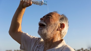 Clima extremo y salud: cómo las temperaturas afectan el corazón de los adultos mayores