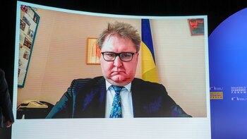 Kiev rebaja el tono sobre