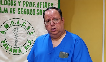 Fernando Castañeda ingresó a la institución en 1996 y ocupaba el cargo de Médico Especialista I en la Policlínica Don Alejandro de la Guardia Hijo cuando se ordenó su destitución. Captura de video
