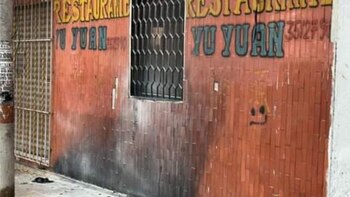 Bomba incendiaria fue lanzada contra