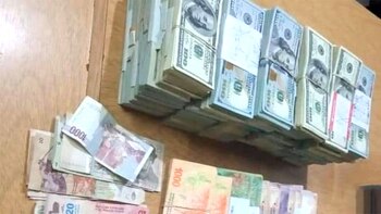 Una mujer fue internada por un brote psicótico y las enfermeras le encontraron más de medio millón de dólares entre sus pertenencias
