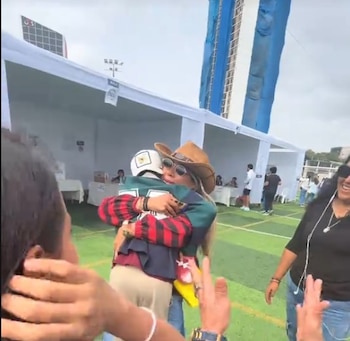 Pamela López se reencuentra con sus hijos y estalla en llanto por especial gesto previo a su cumpleaños. Captura: TikTok.