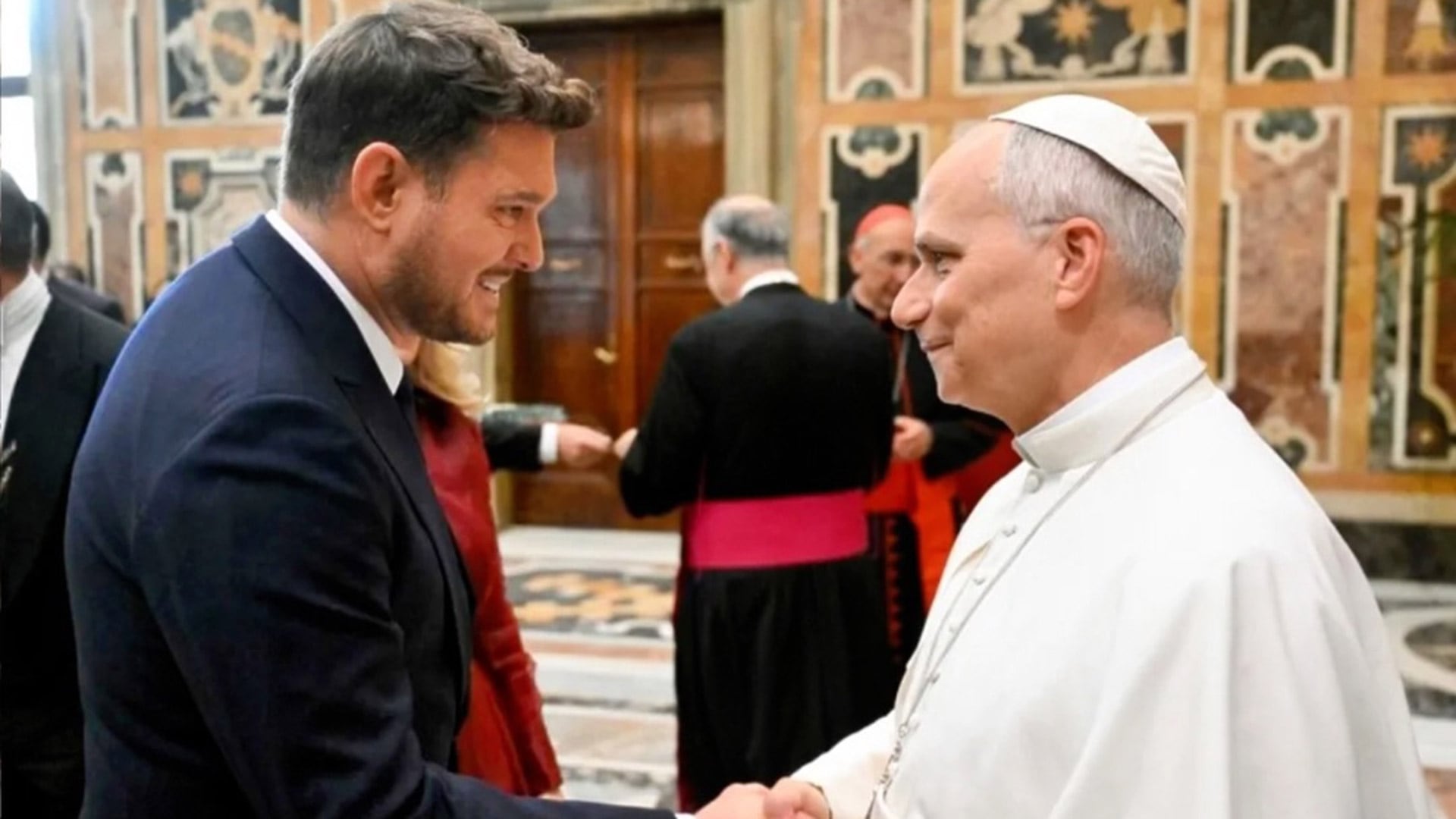 Michael Bublé abrió el concierto con