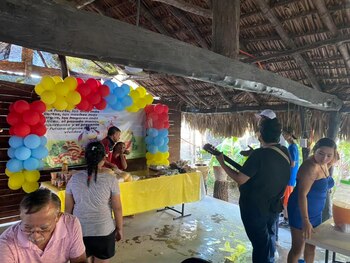 Berenice recibió regalos, buenos deseos